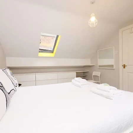 St John's House - Centre Holiday home